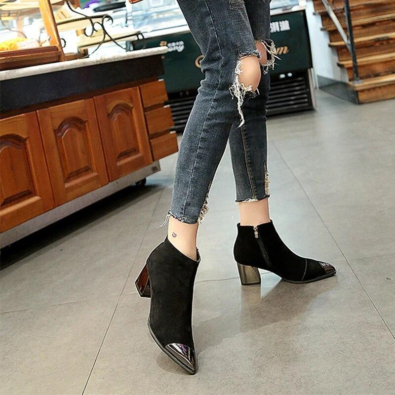 Ботинки на квадратном каблуке, женские зимние ботинки «челси», теплая обувь, пикантные женские ботинки с острым носком, черные туфли на высоком каблуке