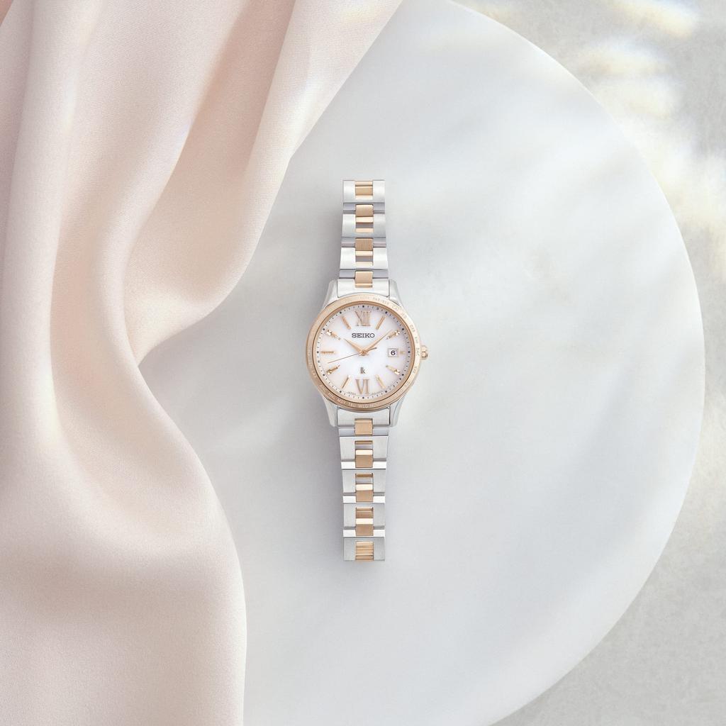 [Seiko Watch] Rukia Standard Collection Round Solar Radio SSVV082 Women's Silver + Pink Gold