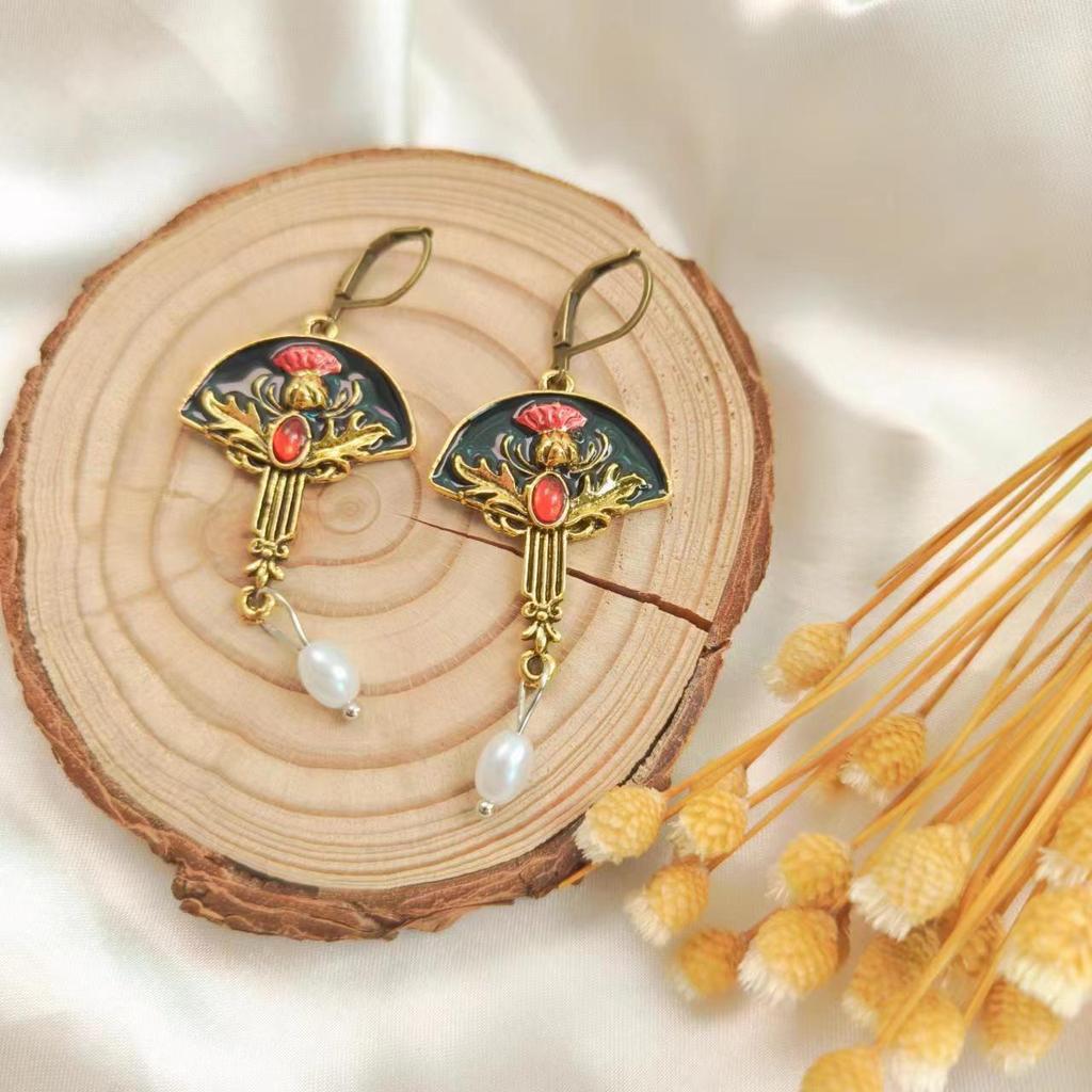 Chinese Retro Pearl Fan Pendant Earrings - Elegant Hibiscus Design