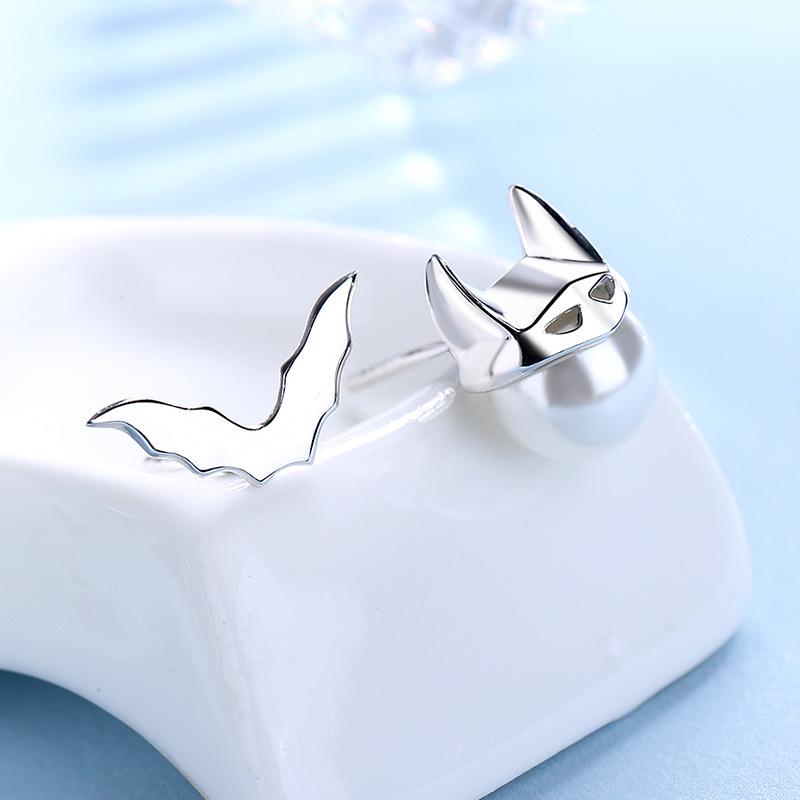 Новый стиль Бэтмена начинается с тайны, простого характера, темперамента, сережек-гвоздиков в японском стиле