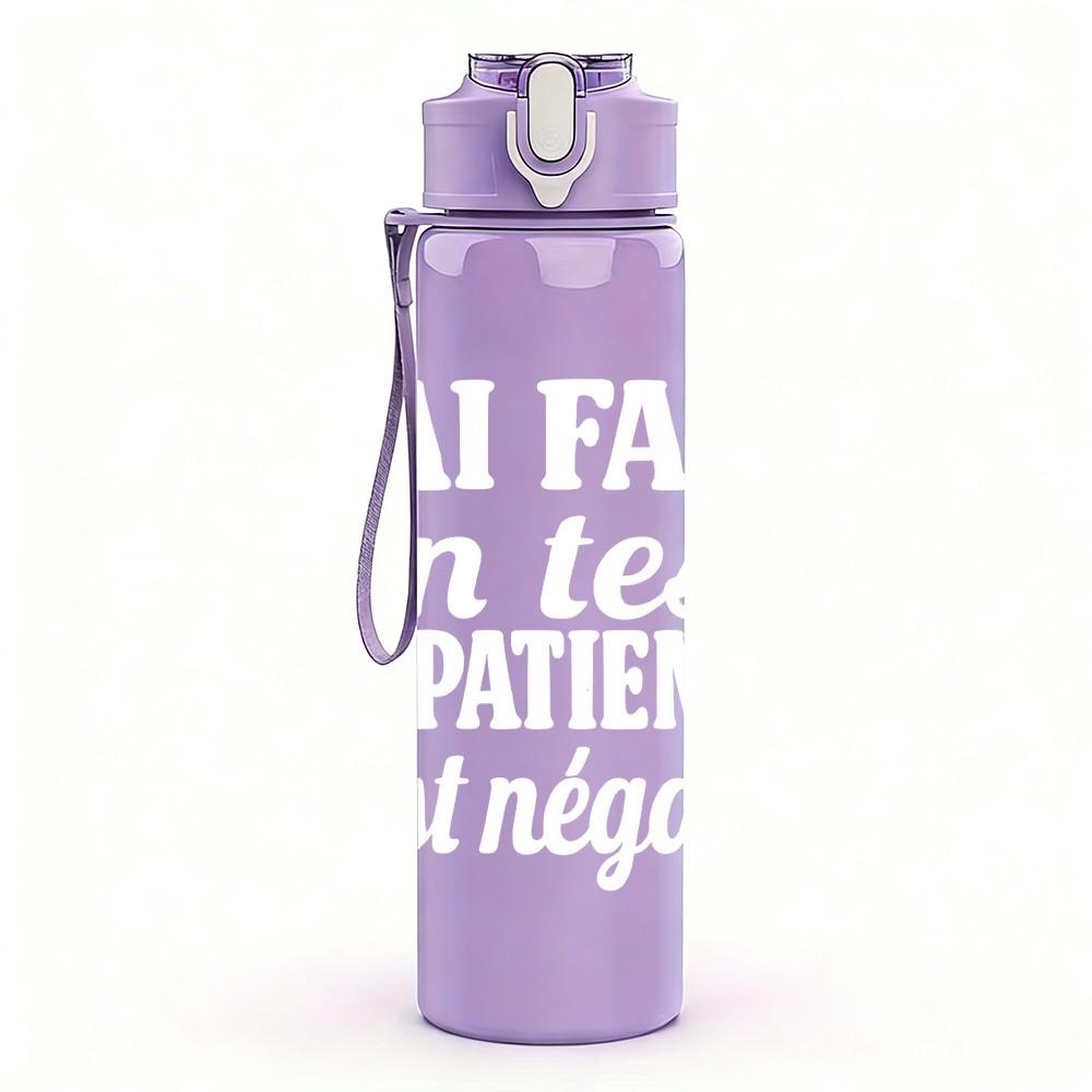 1PC J'ai Faim French Light Slogan 750ml Color Plastic Sports Water Bottle Leakproof Flip Straw Lid Suitable for Sports Office Home Use