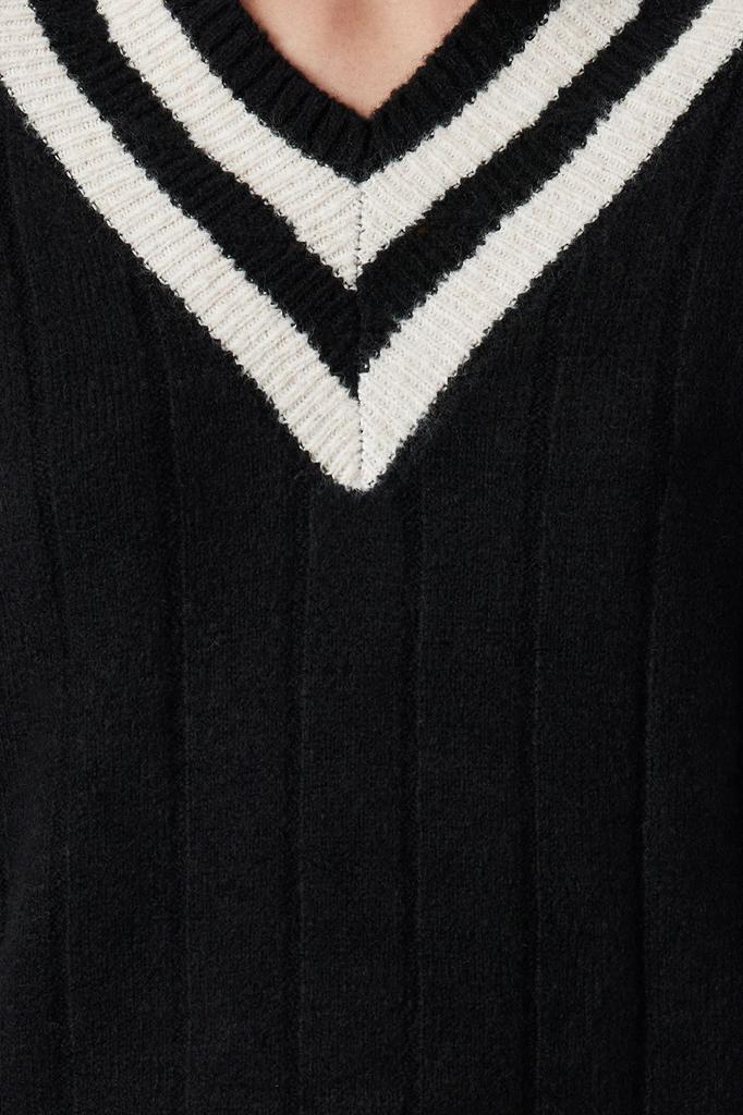 Women's Elegance Style Sweater Stone Soft Textured V-Neck Color Blocked Knitwear Sweater