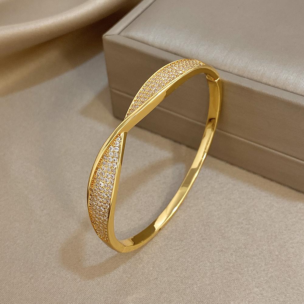 Chic Micro Inlaid Zircon Twisted Cuff Bangle Bracelets for Women Glossy Gold Plated Copper Wristband Bracelet Party Jewelry
