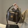 2025 Новая женская высококлассная ретро сумка-тоут через плечо - Осенне-зимняя модная сумочка