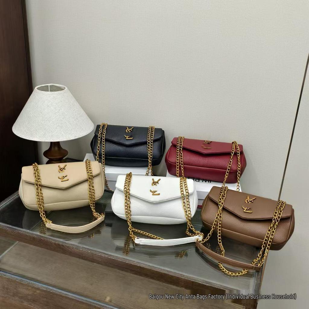 Трендовая однотонная текстурная сумка-цепочка на плечо для женщин 2025