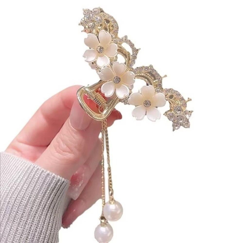 New Pearl Jasmine Flower Tassel Claw Clip Diamond-encrusted Elegant Shark Clip Metal Hair Accessories Female Hair Clip