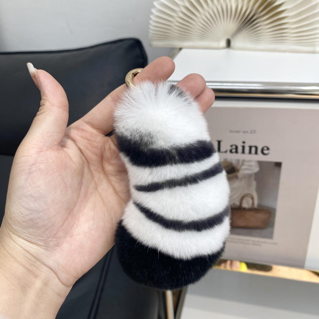 Rabbit Fur Big Cat Paw Keychain Stuffed Animal Tiger Tail Bag Charms Ornmant with Key Ring Fluffy Soft Plush Doll Pendant