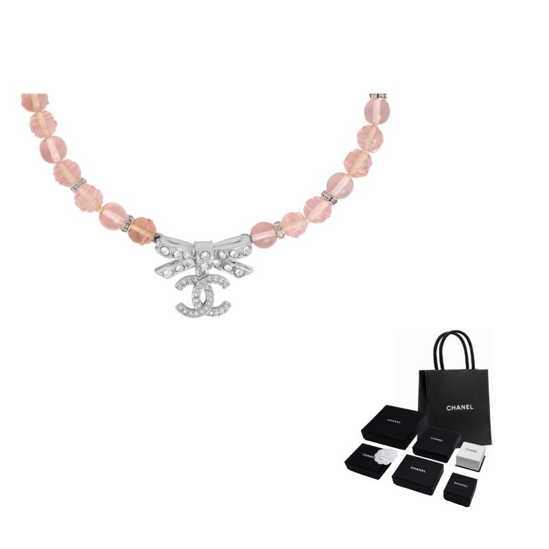 Chanel Подвеска-бант CC Металлическое ожерелье Женское Розовое