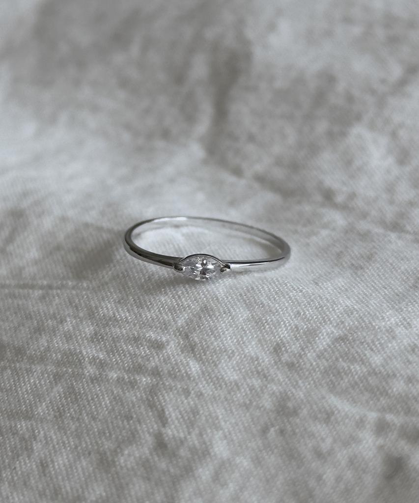 Faye 14K Navette Ring (C Type)