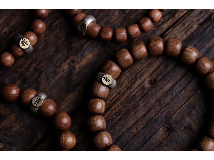 Подлинный индийский сандал Браслет из буддийских бусин по году зодиака