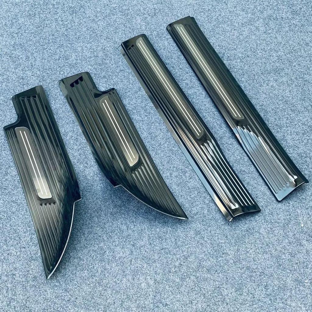 Декоративные накладки на пороги Mitsubishi Outlander 23-24