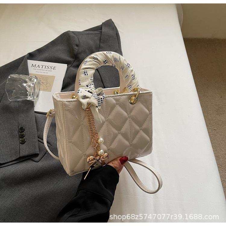 2025 новая сумка в стиле легкой роскоши, высокого класса, с маленьким ароматом, модная и универсальная сумка через плечо, сумка-конверт Lingge, ручная сумка-конверт