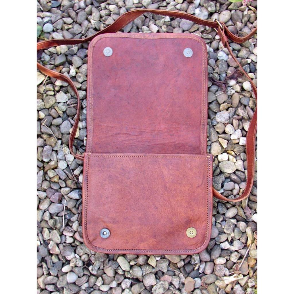 Сумка для папы, однотонная кожаная сумка-почтальонка спереди, коричневая кожаная мужская сумка через плечо размером 7 x 9 дюймов, кожаная сумка через плечо для него, простая сумка унисекс с простой передней частью.