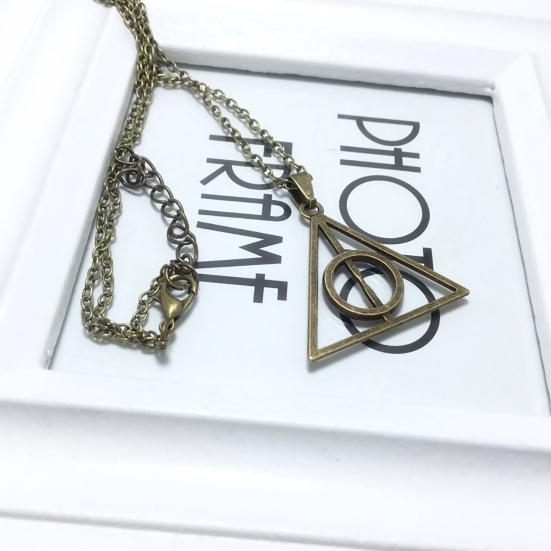 Ожерелье Полый треугольный кулон Изысканные аксессуары Винтажная цепочка для свитера