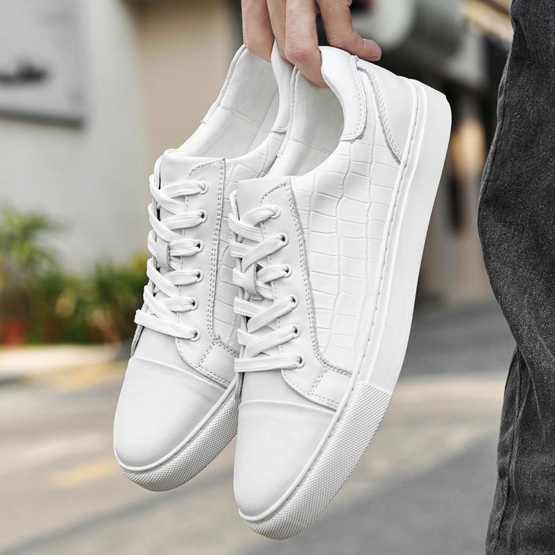 Мужские кроссовки из натуральной кожи Стильная формальная обувь для скейтборда Досуг Прогулки Мужские теннисные кроссовки Новые Удобные Простые Прогулочные туфли
