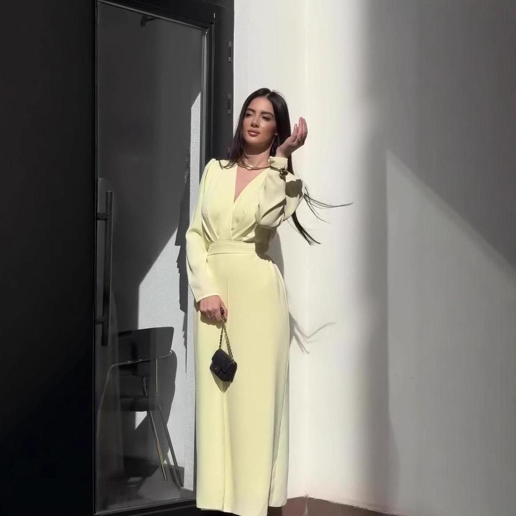 Платье с V-образным вырезом, длинными рукавами, приталенное, с неровным подолом