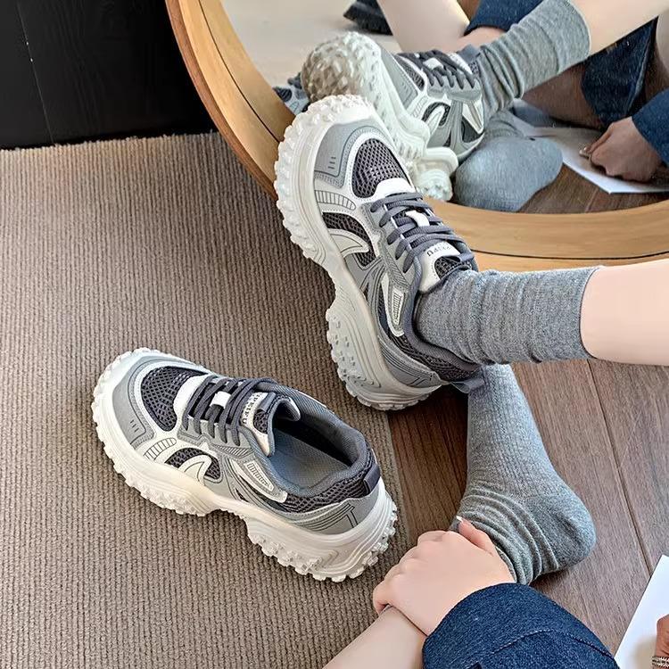 2025 новые кроссовки для пап женские весенне-осенние женские туфли универсальные туфли на платформе популярная повседневная обувь увеличивающая рост спортивная обувь