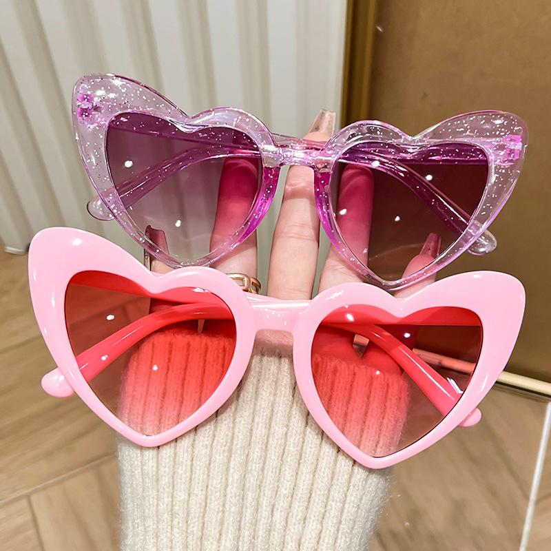 Summer Women Heart-Shaped Sunglasses For Outdoor Sun Protection And Uv Blocking Fashionable Women Heart Eyewear