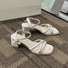 Французский темперамент туфли на высоком каблуке одним словом, весна и лето 2025 новая модель толстый каблук квадратный носок белые сказочные сандалии женские средний каблук