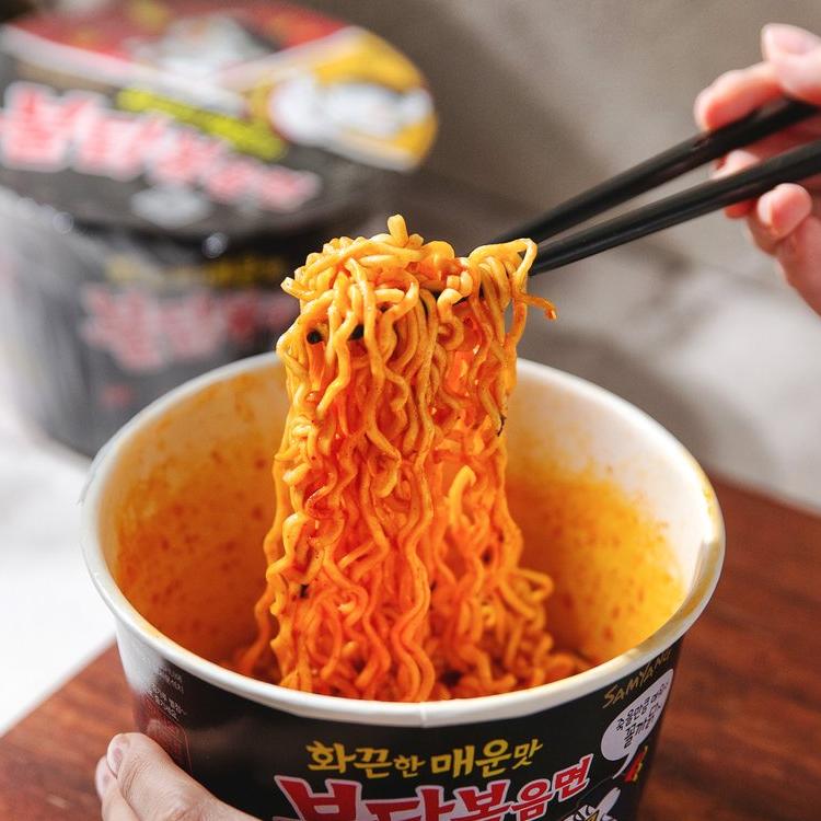 Samyang Острая лапша рамэн со вкусом курицы в большой чашке 105г (2 разных количества)