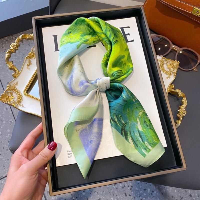 New silk scarf women's fashion versatile high-end small square scarf Korean version neck protection scarf spring and autumn retro scarf tied bag