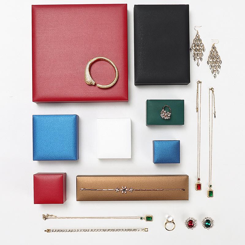 Высококачественная кожаная шкатулка для колец, браслетов и ожерелий