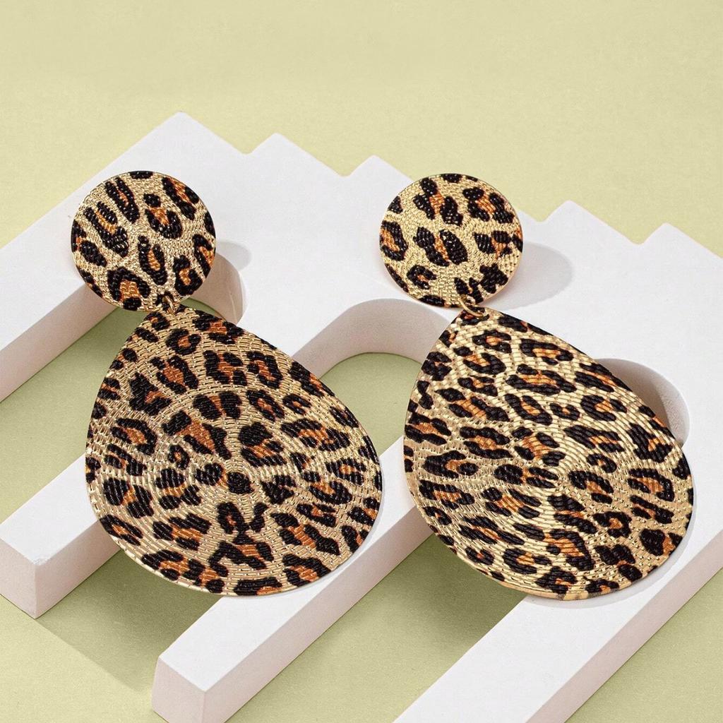 Модные круглые серьги с леопардовым принтом