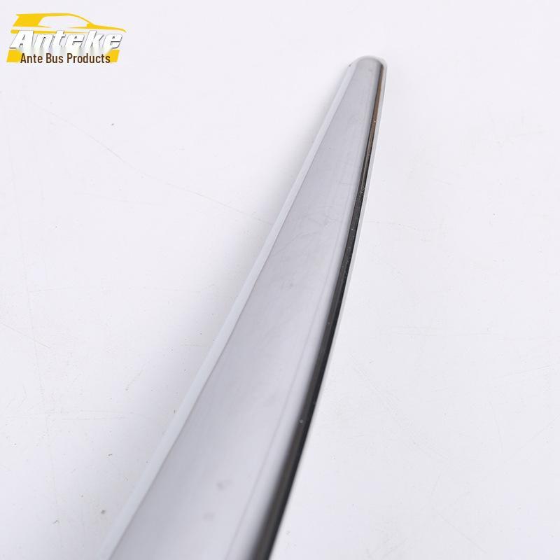 Декоративная накладка заднего бампера Lexus ES16: Яркая полоса для модификации, защищающая от царапин и столкновений