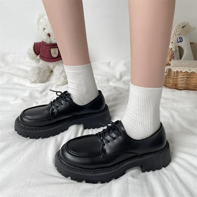 Черные лакированные женские мокасины на платформе слипоны для женщин Весна Британская кисточка Повседневная обувь на плоской подошве Женская работа