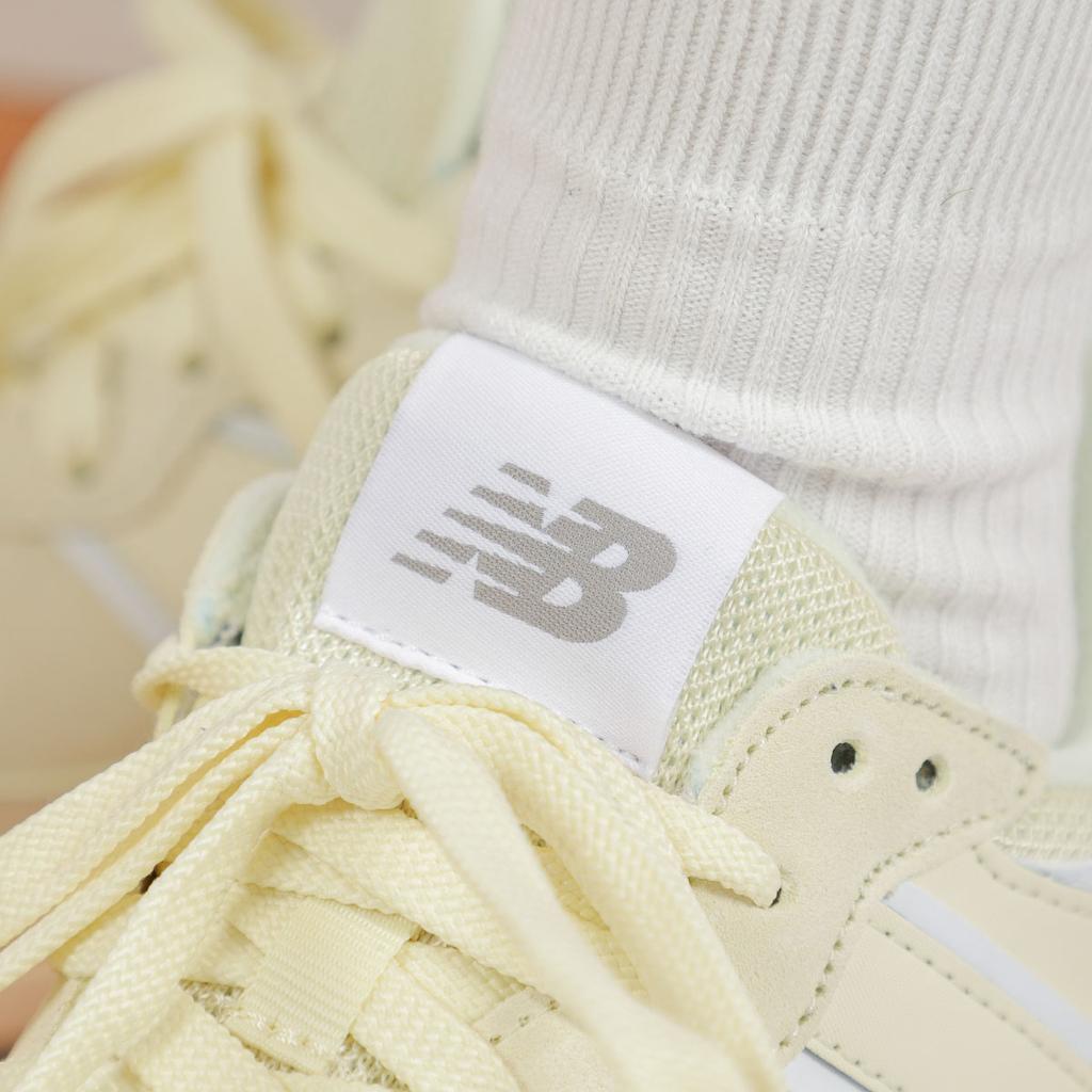 New Balance 57/40 Прозрачные желтые женские кроссовки цвета слоновой кости W5740CE