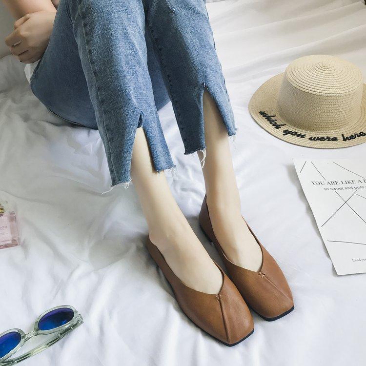 Женские весенне-осенние туфли на плоской подошве с квадратным носком