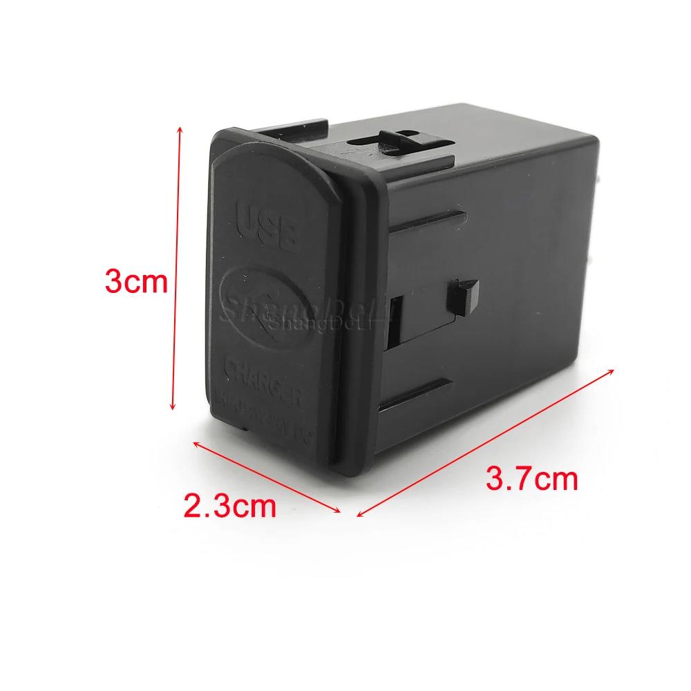 Car charger dual fast charge USB Phone Charging Outlet Power Adapter for nissan XTRAIL T32 rogue QASHQAI J11 Serena C26 C27