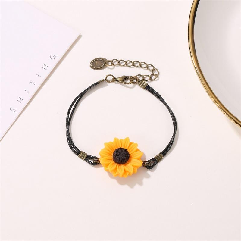 Korean Version of Small Fresh Daisy Bracelet Literary Fan Leather Rope Student Girl Cute Sunflower Retro Bracelet Small Daisy