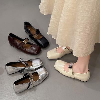 Металлическая пряжка с квадратной головкой с туфлями Мэри Джейн для женского весенне-осеннего темперамента Сяосянфэн 2025 года, одна педаль, туфли на скрытой платформе