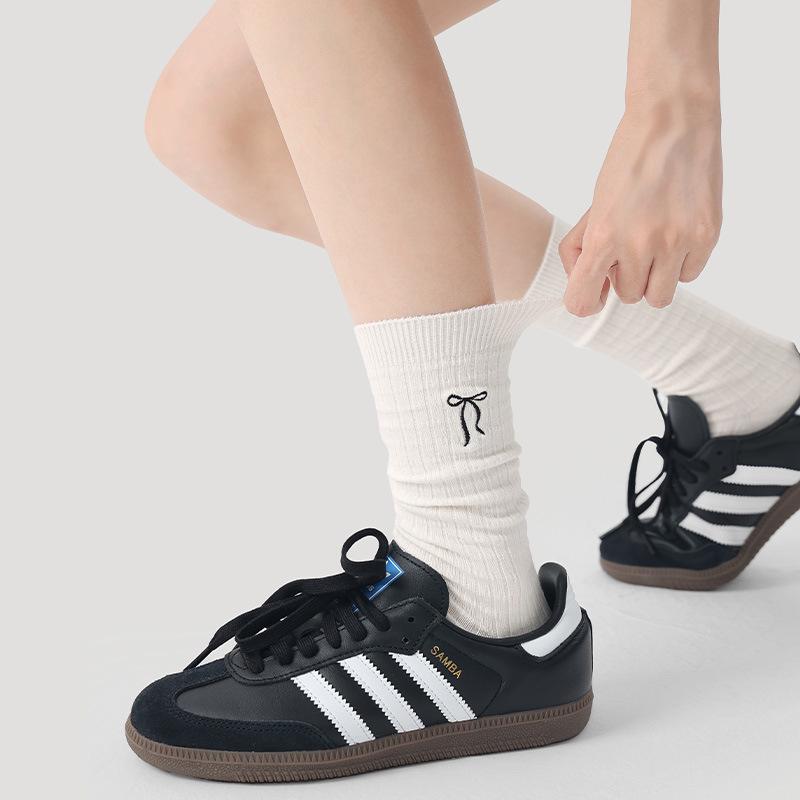 Женские носки Renaissance с вышитым бантом средней длины — однотонные, в весенне-осеннем стиле, подходят для студентов, дизайн без косточек