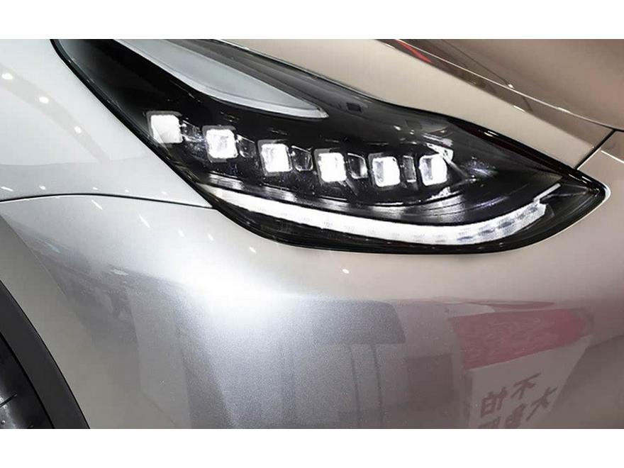 Модификация фар Tesla Model 3/Y 2019-2024: Светодиодные дневные ходовые огни и последовательные указатели поворота