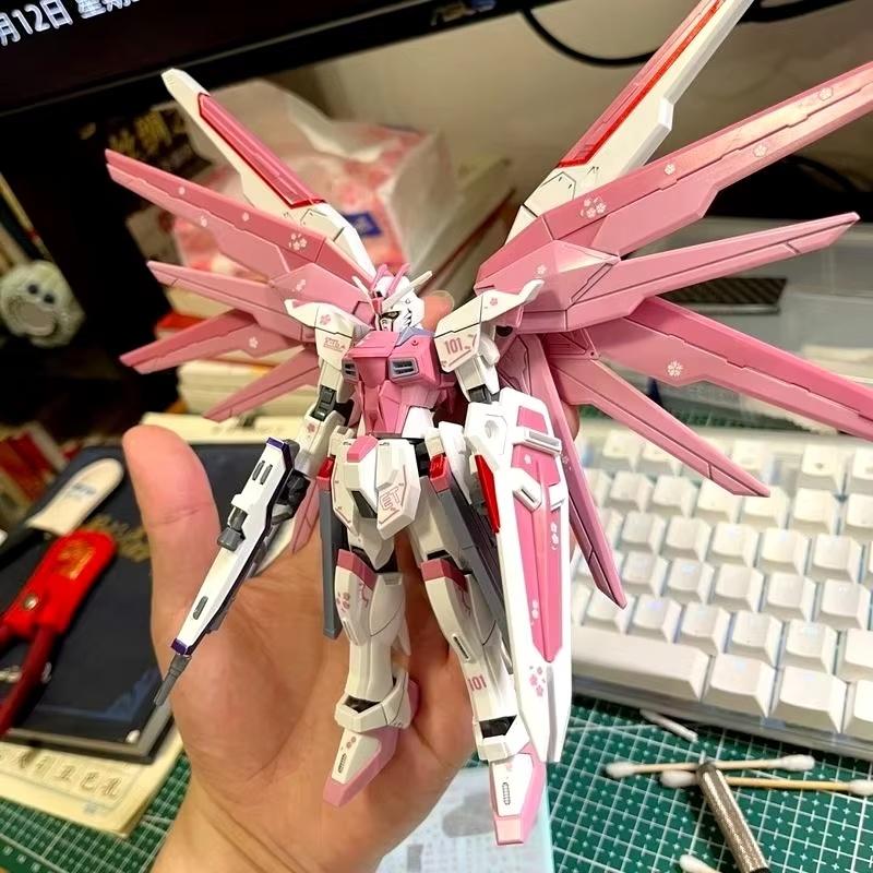 Последний Spot Zgmf-X10a Hg 1/144 Новичок Freedom Цвет Цветущей Вишни Модель для Сборки Меха Аниме Фигурки Схема Вишни Детская Игрушка Подарок