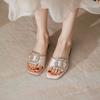2024 Новые летние квадратные тапочки со стразами для женщин Корейская версия Женская обувь Сандалии на низком каблуке с открытым носком Zapatillas Mujer