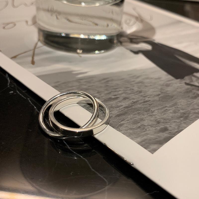 Серебряное кольцо для женщин и девушек, ювелирные изделия, геометрия, выдолбленный дизайн, перекрывающий друг друга, модный нишевый дизайн в минималистском стиле