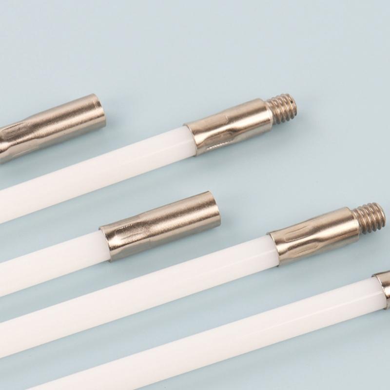 Набор для чистки дымохода и вентиляционного отверстия сушилки включает гибкий стержень и щетки с выдвижным стержнем, подходящий для эффективной чистки