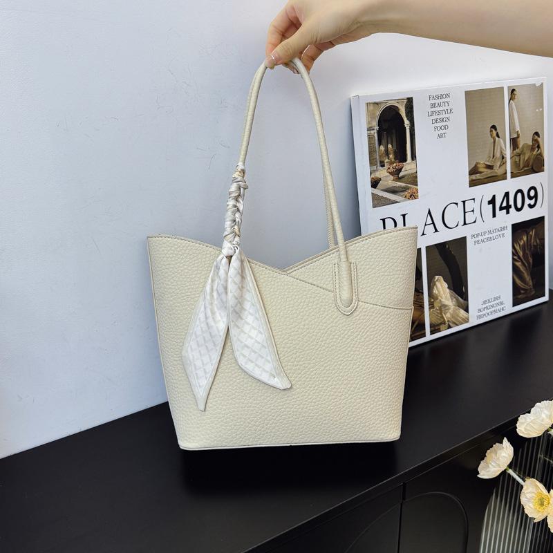 Сумка большой вместимости женская 2025 новая высококлассная студенческая сумка через плечо для занятий женская портативная дорожная сумка-тоут