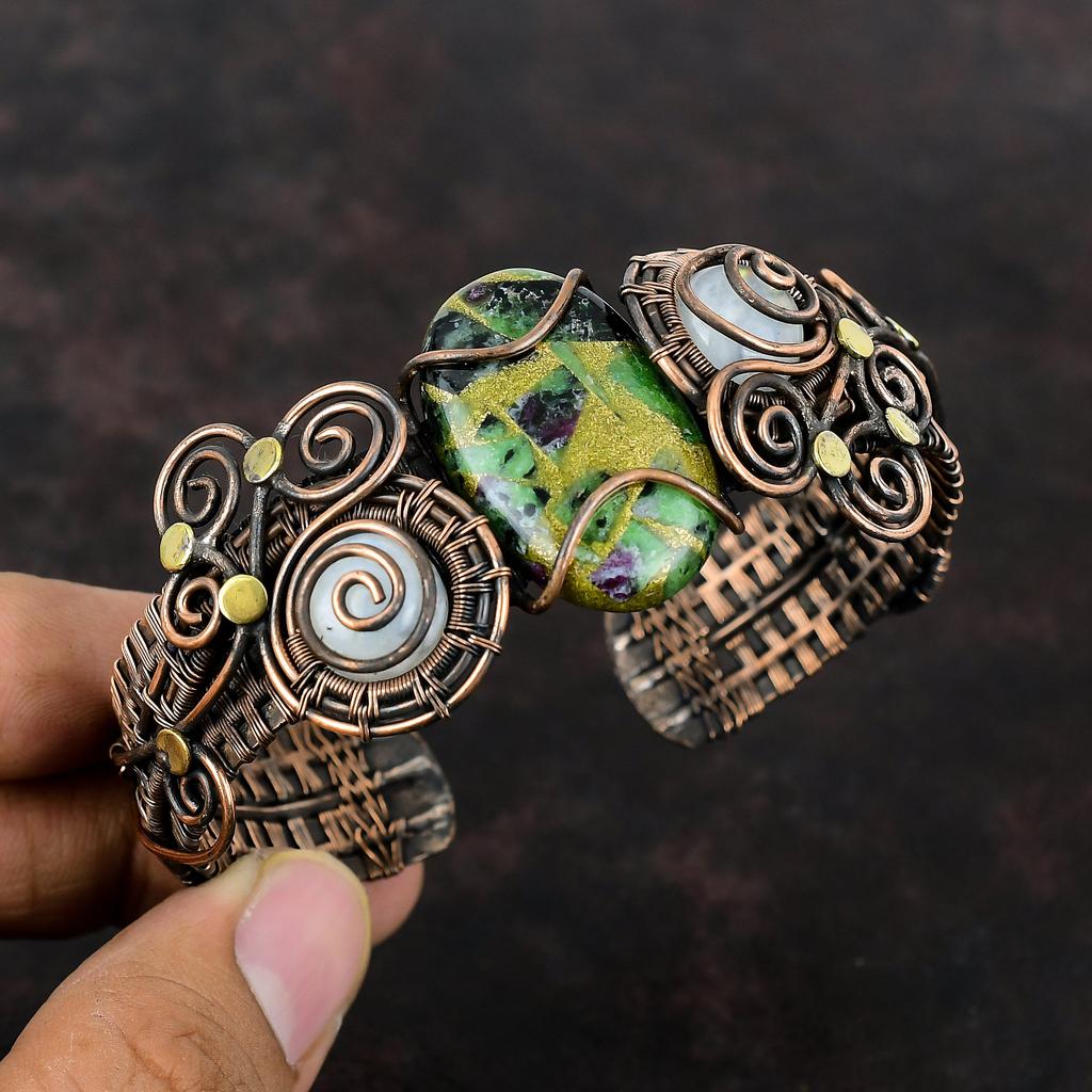 Браслет-манжета с медным рубином и цоизитом, браслет с радужным лунным камнем, манжета с медной проволокой, регулируемый браслет, браслет ручной работы с драгоценным камнем, подарок для мамы