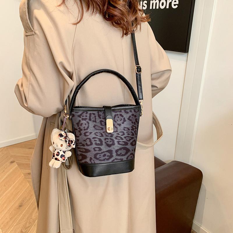 Trendy Black And Brown Color Block Bucket Bag Stylish Casual Design For Women