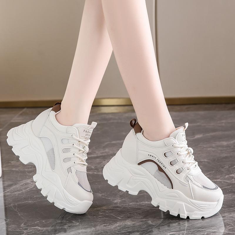 Новые кроссовки на платформе для женщин, летние дышащие сетчатые Нескользящие вулканизированные туфли, женская повседневная спортивная обувь на толстой подошве со шнуровкой