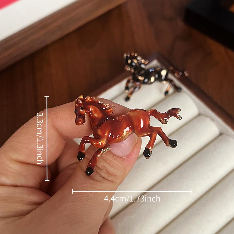 Изысканные броши в виде бегущей лошади со стразами для женщин и мужчин, эмалевые броши-булавки с животными в 4 цветах, украшения для вечеринки в год лошади, подарок