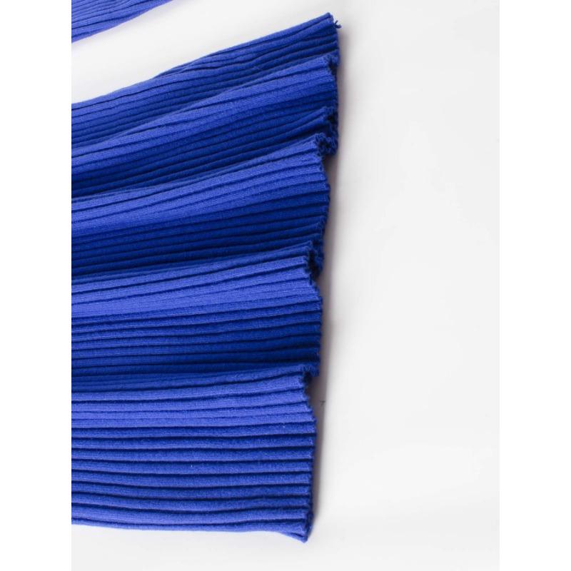 Осенний женский свитер с круглым вырезом и кружевной вязкой на талии