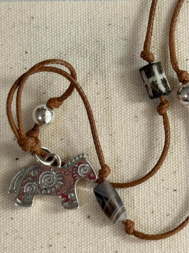 Серебряный кулон-подвеска с тотемом лошади из луговых трав S925 - Повседневная и универсальная цепочка для свитера