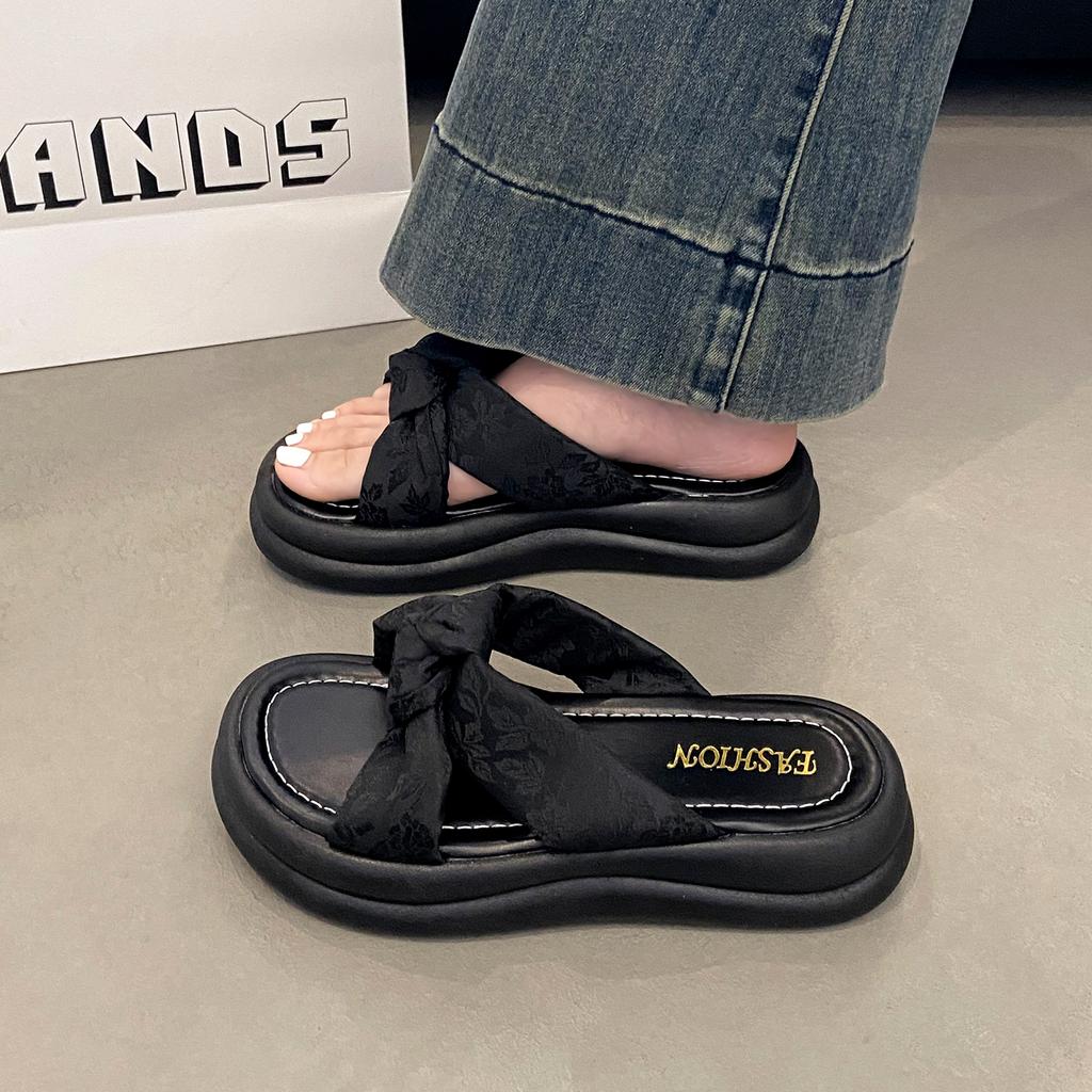 Fashion Slippers Women Summer Luxury Slides Sliders Shoes Pantofle Shale Female Beach Platform Designer Rubber 2025 Sabot Fashion