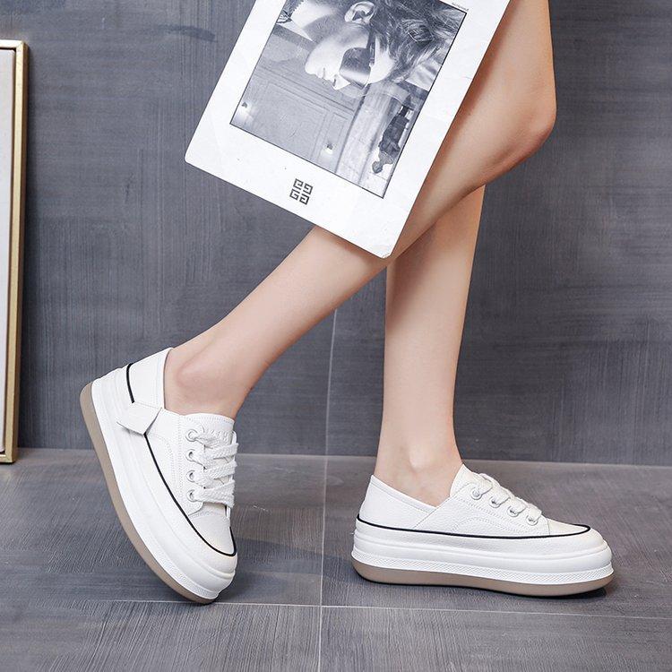 Маленькие белые туфли с мягкой подошвой, женская обувь на толстой подошве, весна 2025, новая модная дышащая универсальная повседневная обувь