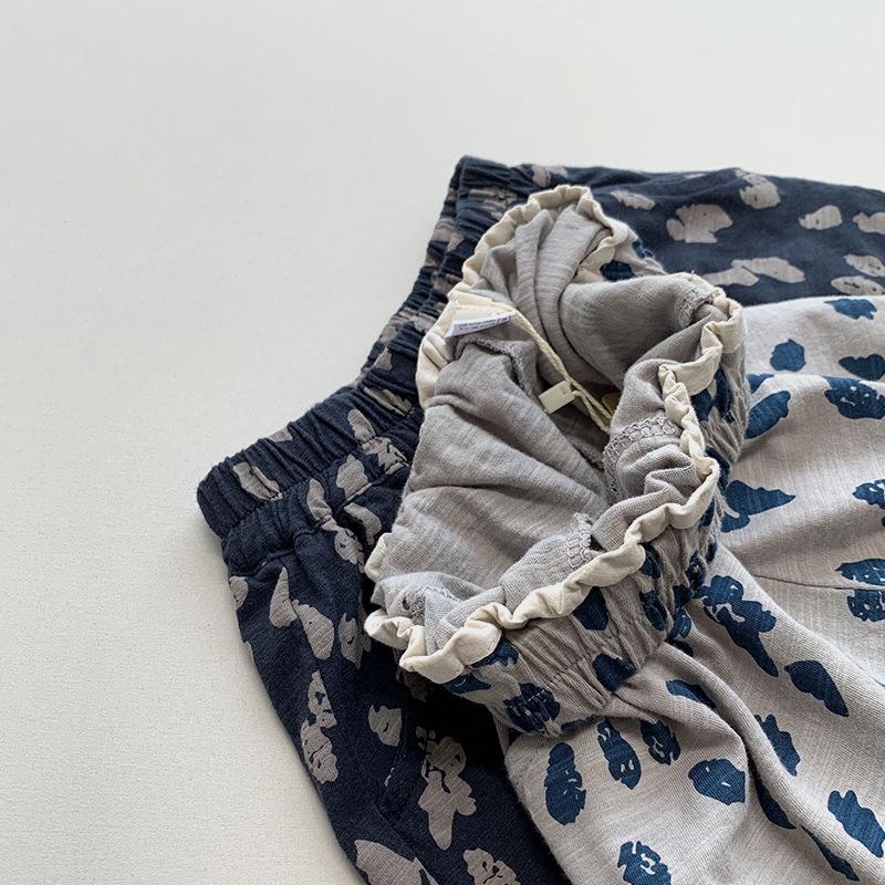 Лето 2025 Шорты в горошек для мальчиков и девочек – Малышовые повседневные брюки в корейском стиле, Модный детский дизайн до колена